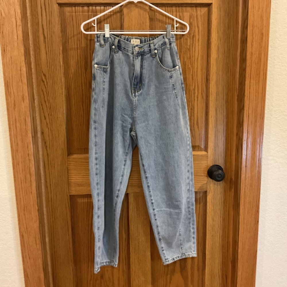 POL high-rise barrel leg jeans light wash S
